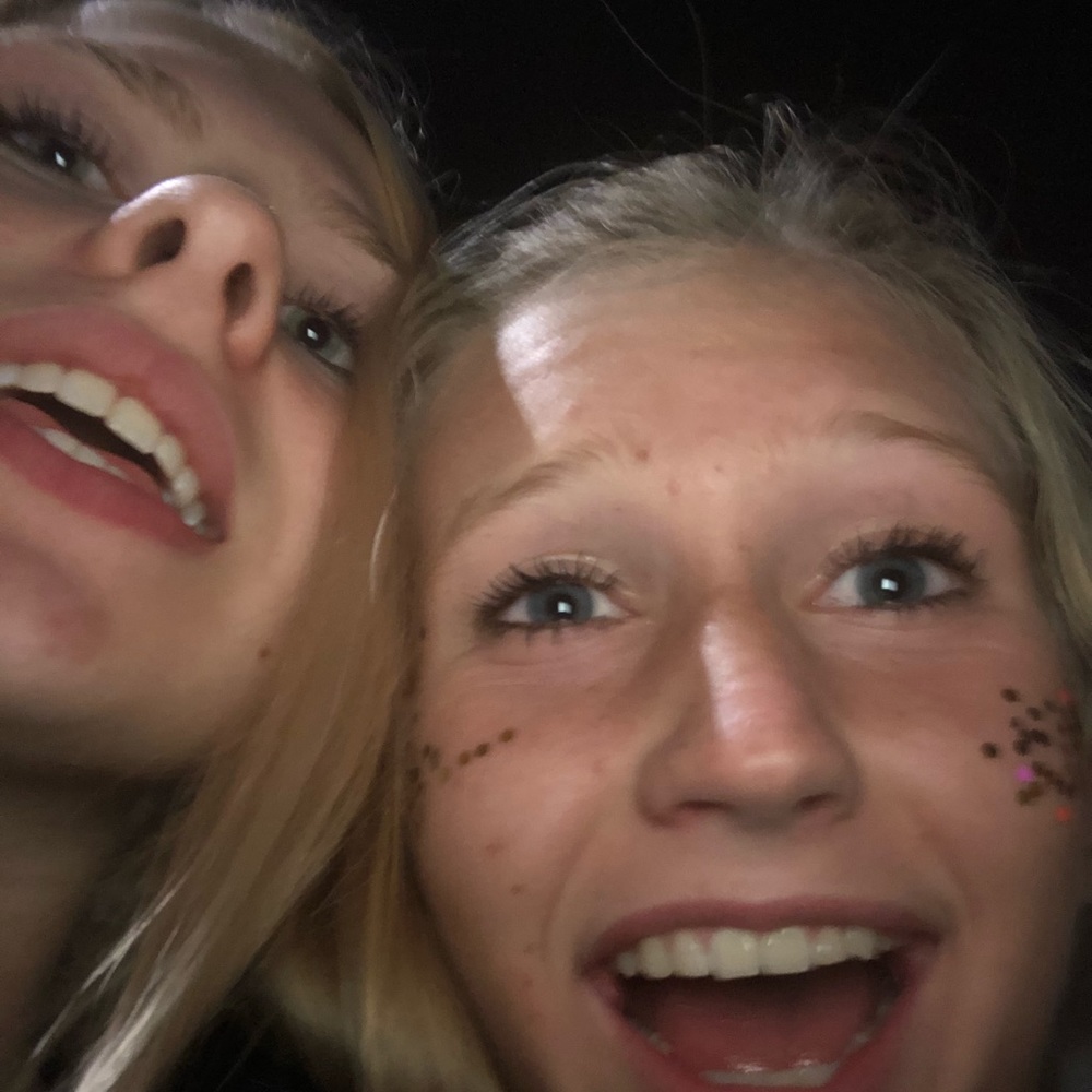 Meet your Posher, Stella